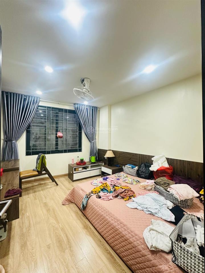 Đẹp quá, phố nguyễn khánh toàn, ngõ thông kinh doanh, lô góc 2 thoáng, dân xây, 32m2x5t