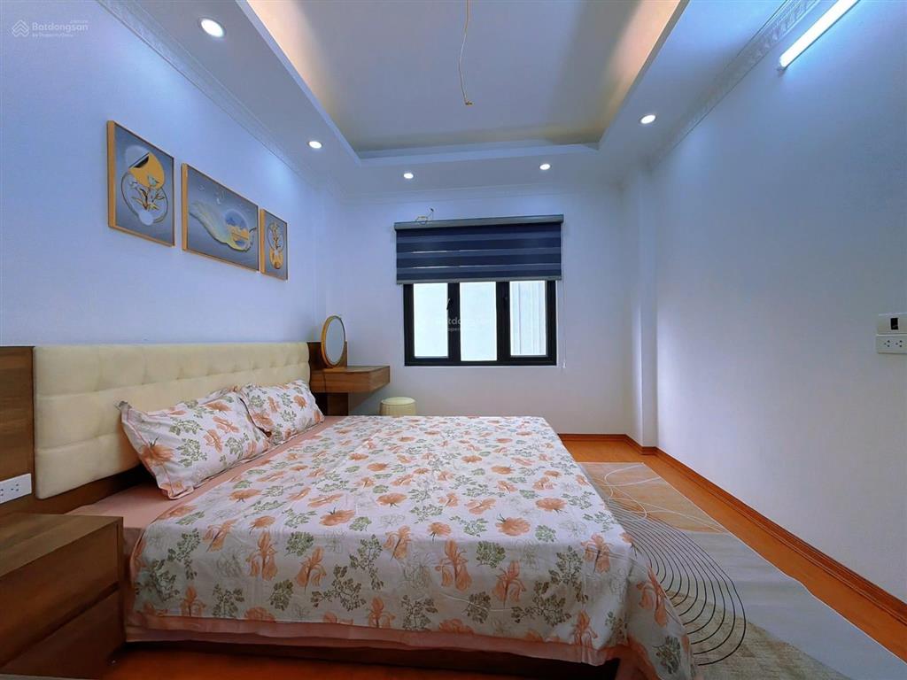 Đẹp quá, phố nguyễn khánh toàn, ngõ thông kinh doanh, lô góc 2 thoáng, dân xây, 32m2x5t