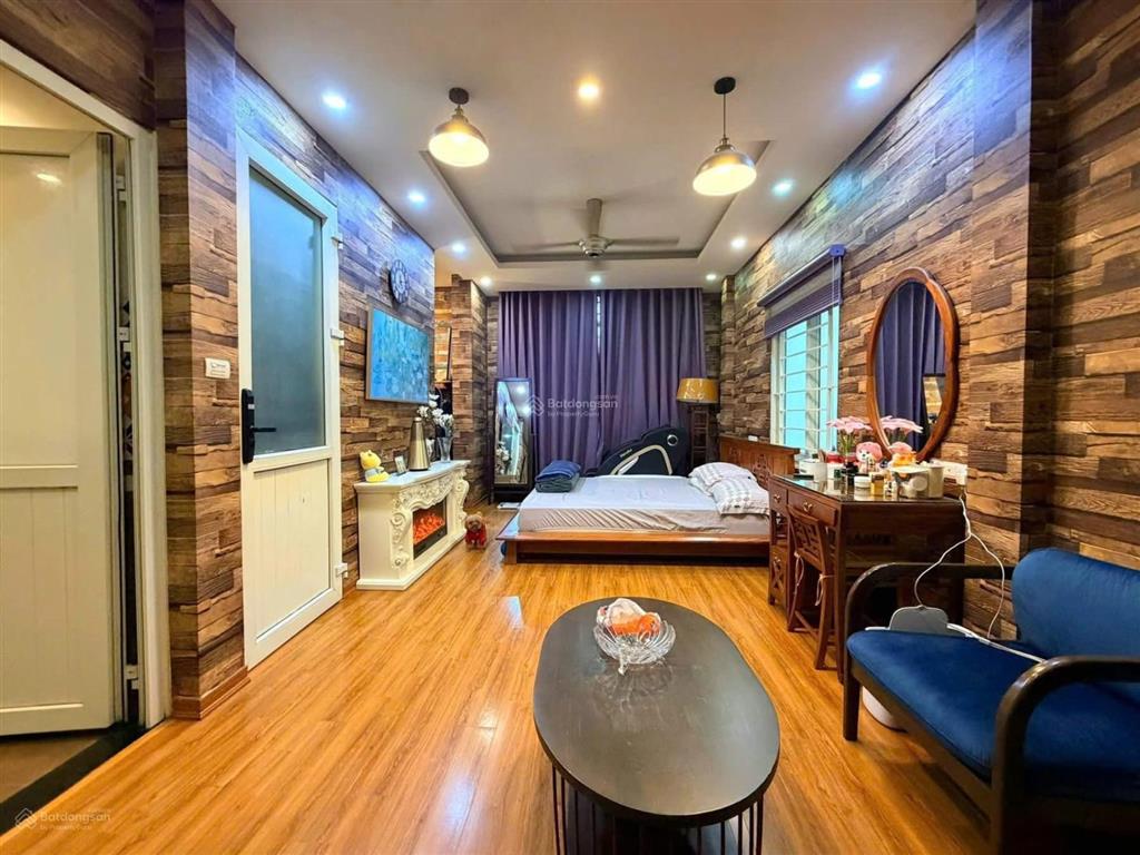 Đẹp quá, bán nhà phạm văn đồng, ô tô đỗ cổng, 2 mặt thoáng, dân trí cao, 45m2x5t