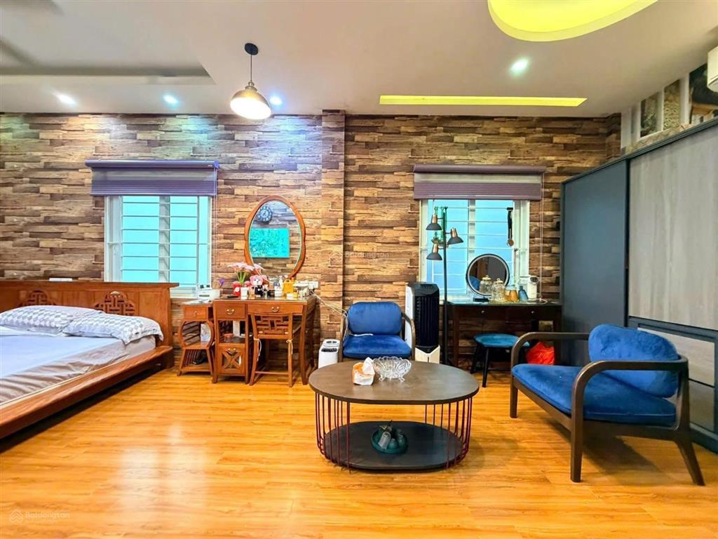 Đẹp quá, bán nhà phạm văn đồng, ô tô đỗ cổng, 2 mặt thoáng, dân trí cao, 45m2x5t