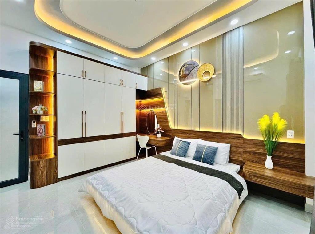 Giá hời! phố trần quốc vượng, ôtô gần, ngõ kinh doanh, dân xây, ở cực thoáng, sân xe riêng, dt 40m2