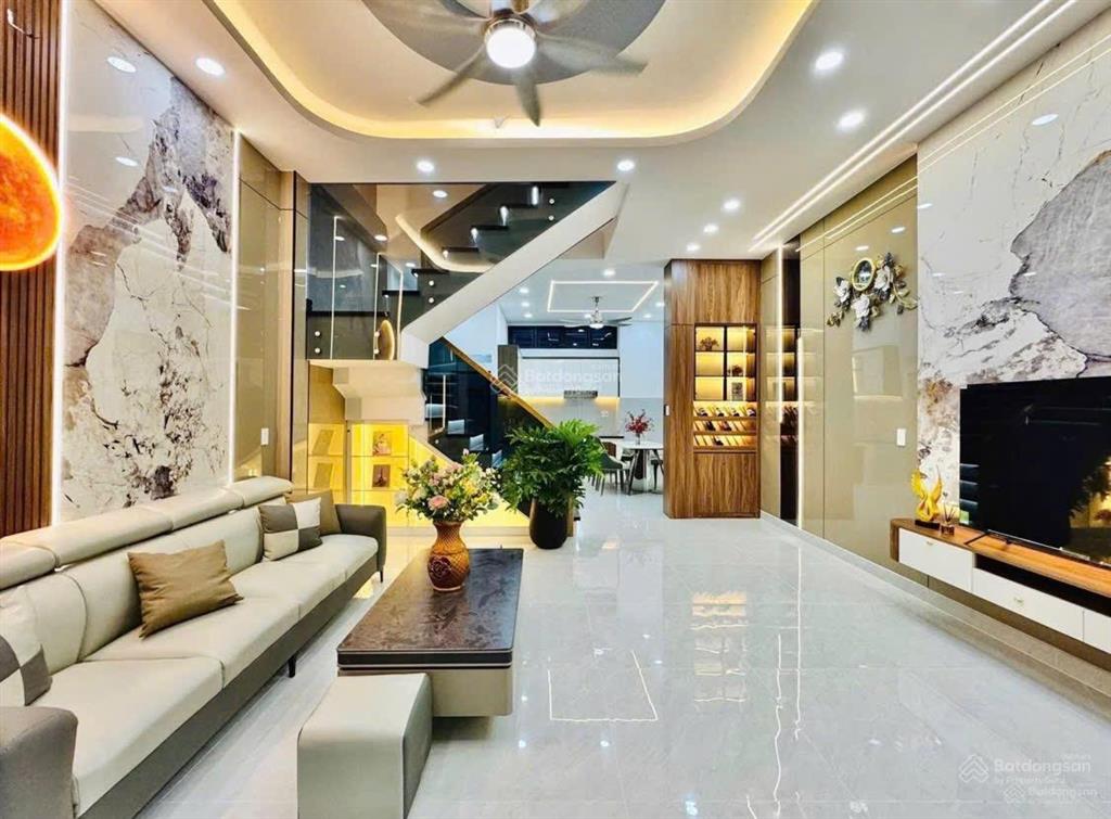 Giá hời! phố trần quốc vượng, ôtô gần, ngõ kinh doanh, dân xây, ở cực thoáng, sân xe riêng, dt 40m2