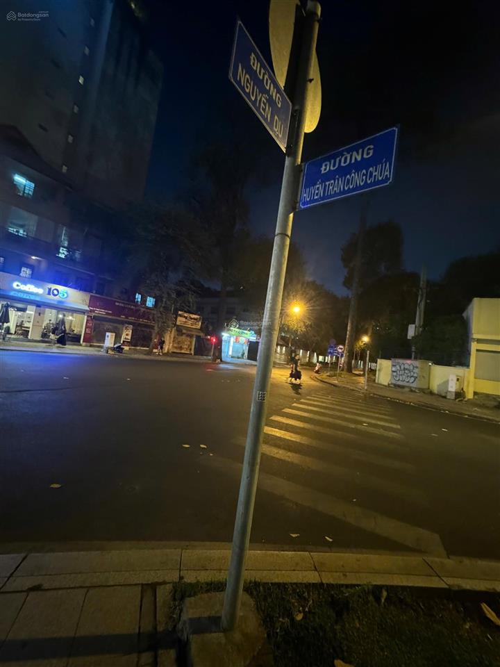 Chính chủ bán nhà mp nguyễn du  quận 1, mt ~ 20m