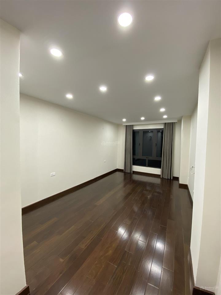 Cho thuê nhà riêng có thang máy tại số 1 ngõ 82, kim mã, 35 triệu, 1 sàn 80m2 x 4 tầng