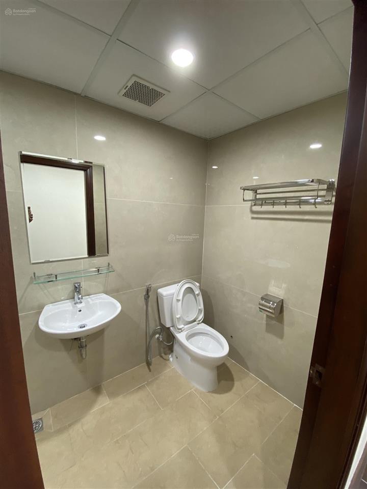 Cho thuê nhà riêng có thang máy tại số 1 ngõ 82, kim mã, 35 triệu, 1 sàn 80m2 x 4 tầng