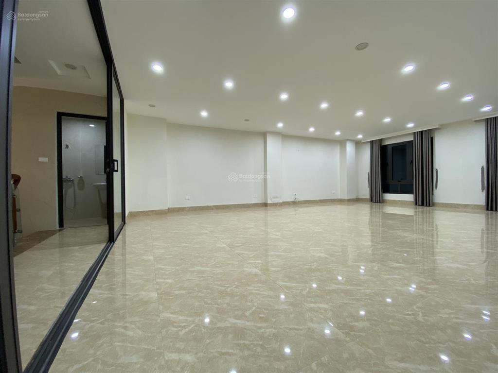 Cho thuê nhà riêng có thang máy tại số 1 ngõ 82, kim mã, 35 triệu, 1 sàn 80m2 x 4 tầng