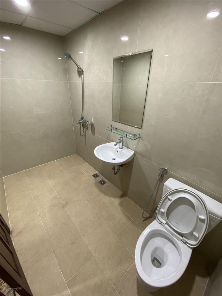 Cho thuê nhà riêng có thang máy tại số 1 ngõ 82, kim mã, 35 triệu, 1 sàn 80m2 x 4 tầng