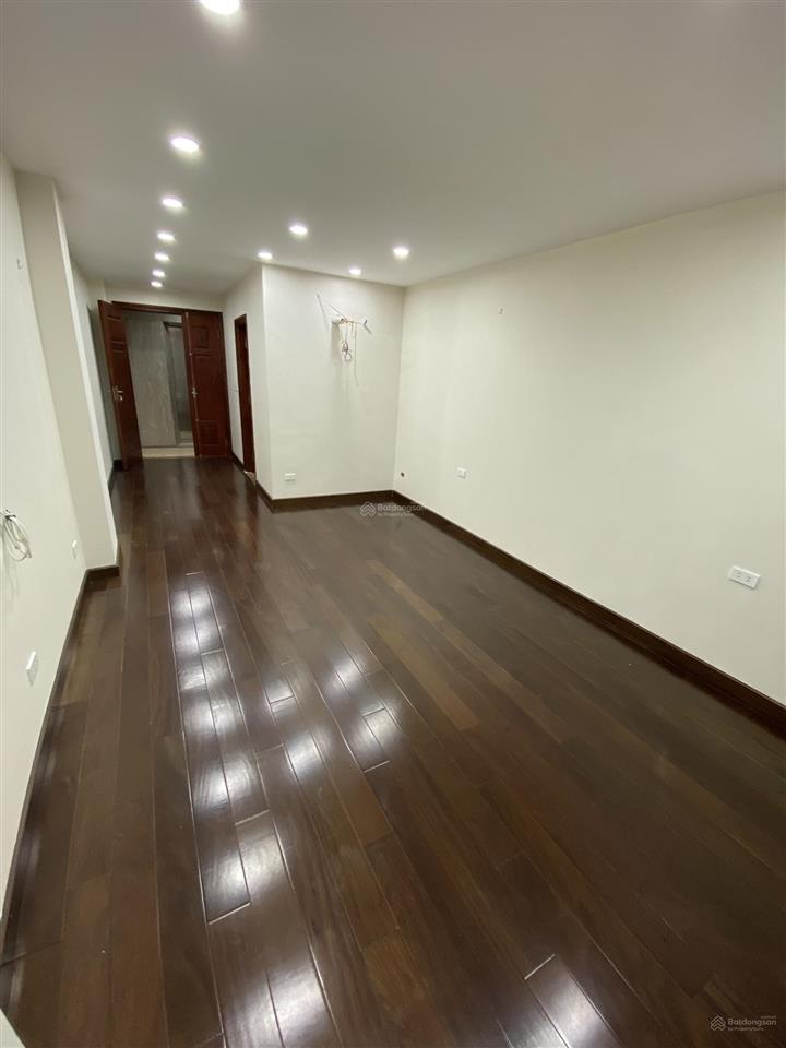 Cho thuê nhà riêng có thang máy tại số 1 ngõ 82, kim mã, 35 triệu, 1 sàn 80m2 x 4 tầng