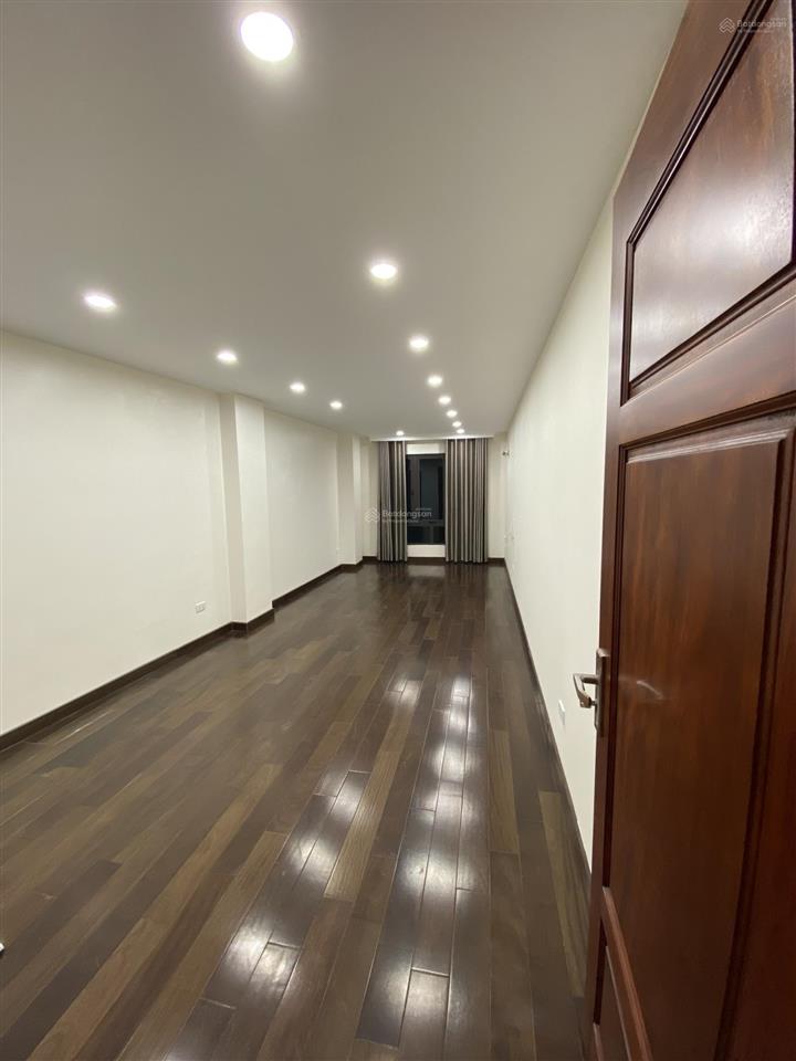 Cho thuê nhà riêng có thang máy tại số 1 ngõ 82, kim mã, 35 triệu, 1 sàn 80m2 x 4 tầng