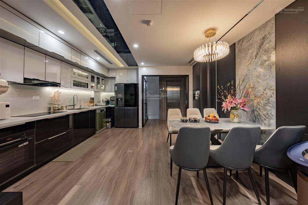 Bán nhà hxh bàu cát, phường 11, tân bình (4,5x25m) 5 tầng 9pn thang máy chỉ hơn 13 tỷ
