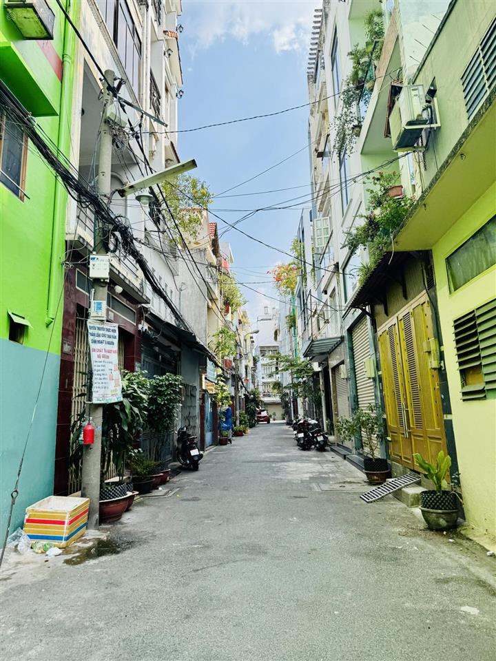 **bán nhà phường 5, hẻm 686 cách mạng tháng 8 tân bình (4*15) 3 tầng