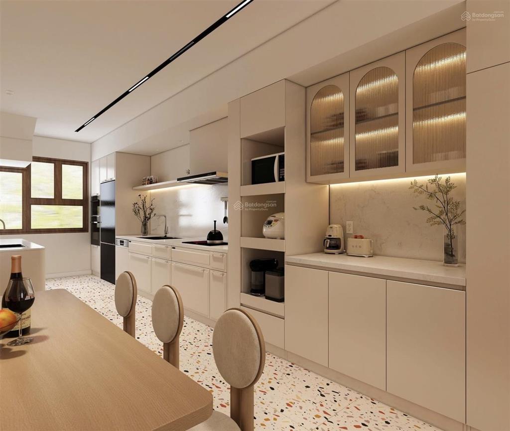 **bán nhà phường 5, hẻm 686 cách mạng tháng 8 tân bình (4*15) 3 tầng