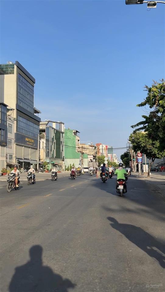 **siêu phẩm góc 2mt trường chinh ngay metro số 2 gpxd 8 tầng  dòng tiền