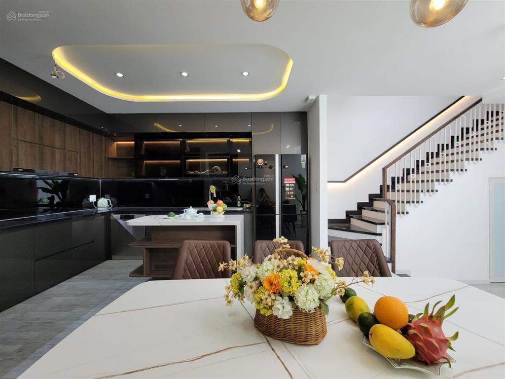 Bán nhà mặt tiền chợ tân bình, mt tân xuân, phường 8, quận tân bình (6*16m) 4 tầng