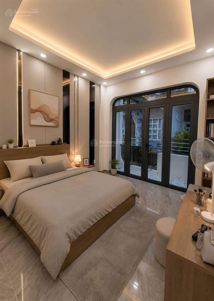 **bán nhà mặt tiền hồng lạc, phường 10, tân bình 4*11m 4 tầng mới  chỉ 8,5 đồng