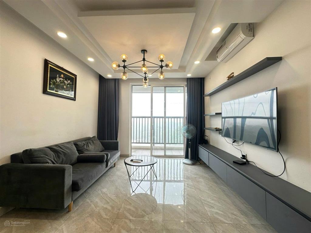 Bán căn 2pn.1wc tầng cao view thoáng, nội thất cơ bản golden mansion