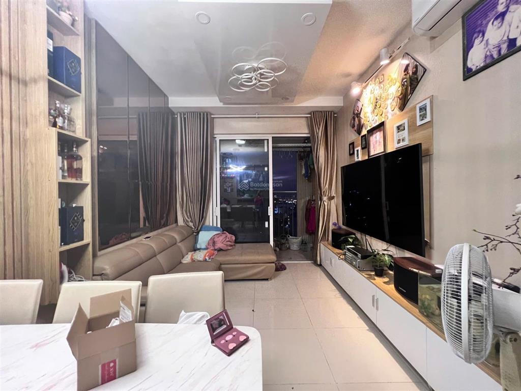 Bán căn 2pn 75m2 tầng cao view thoáng ngay city gym phổ quanggolden mansion