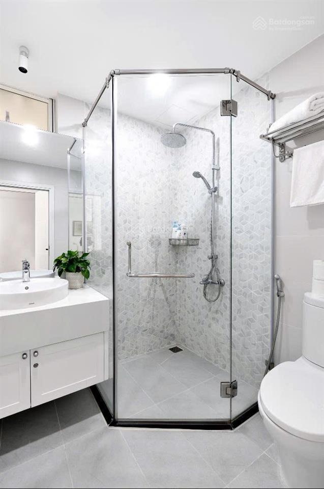 Cần bán căn 2pn.2wc tầng trung view thoáng nội thất y hình dự án the botanica