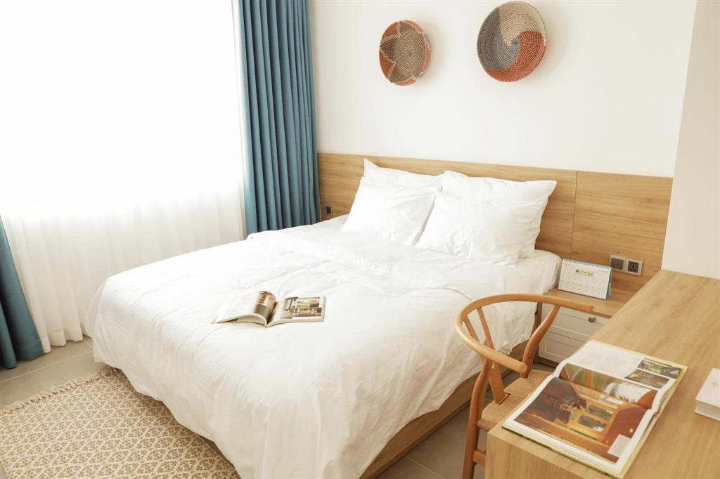 Cần bán căn 2pn.2wc tầng trung view thoáng nội thất y hình dự án the botanica