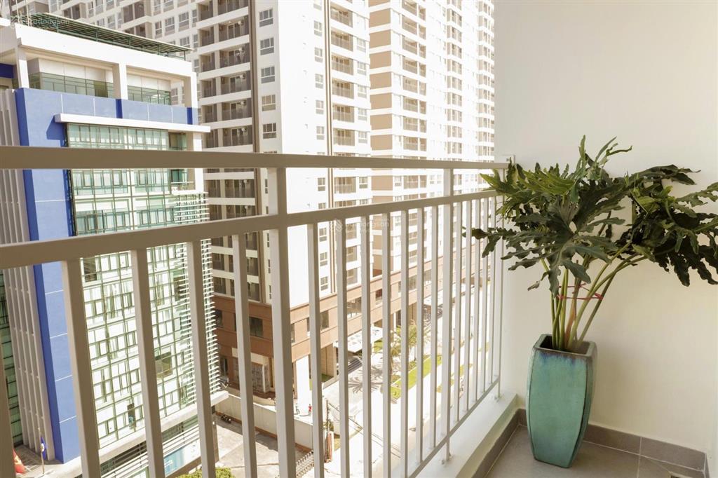 Cần bán căn 2pn.2wc tầng trung view thoáng nội thất y hình dự án the botanica