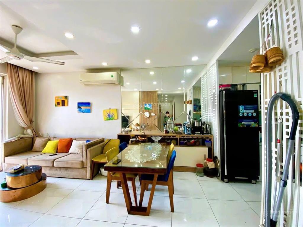 Cần bán căn góc 3pn đều có cửa sổ, view thoáng tầng cao toà orchard parkview