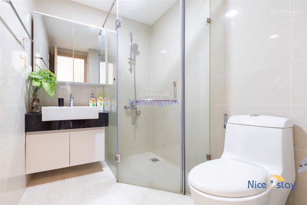 Bán căn offictel đầy đủ nội thất, view thoáng rộng 36m² giá 3,2 tỷ bao hết phí, sẵn hđ thuê
