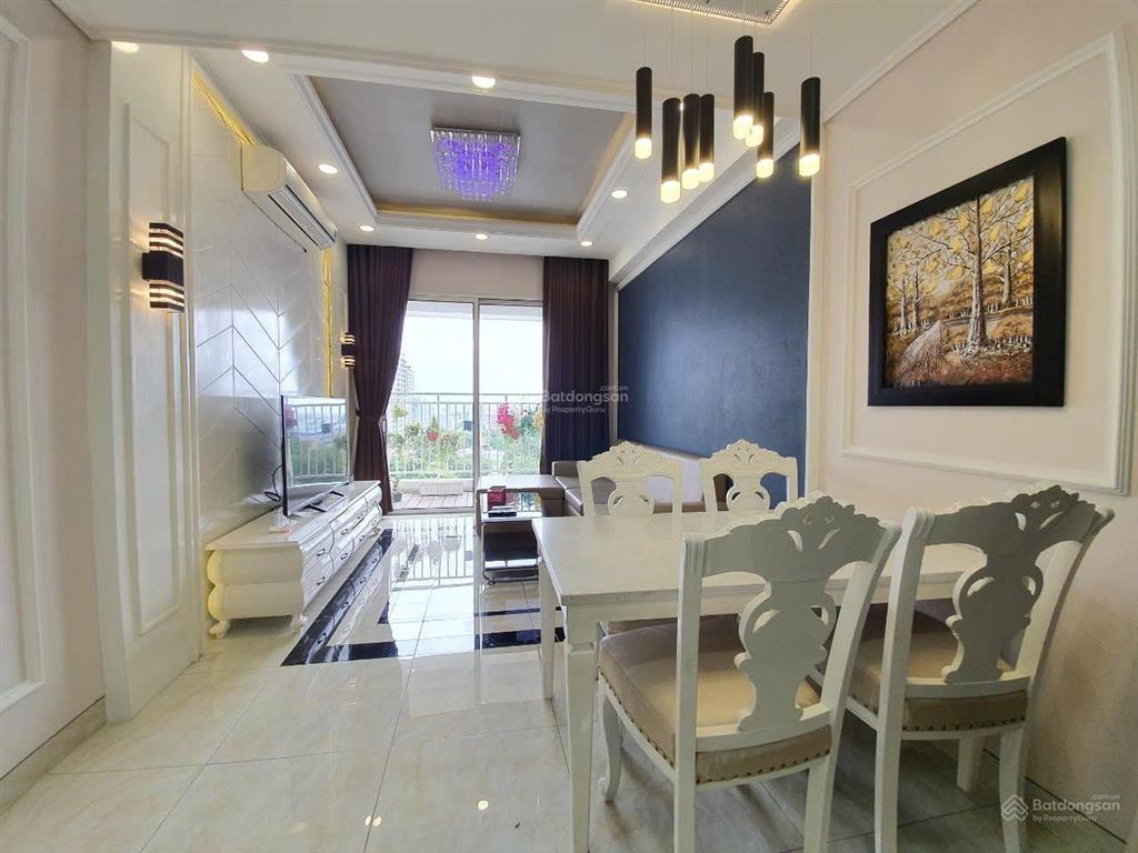 Cần bán căn 2pn/2wc tầng trung view thoáng, nội thất đầy đủ, giá 5.850 tỷ the botanica