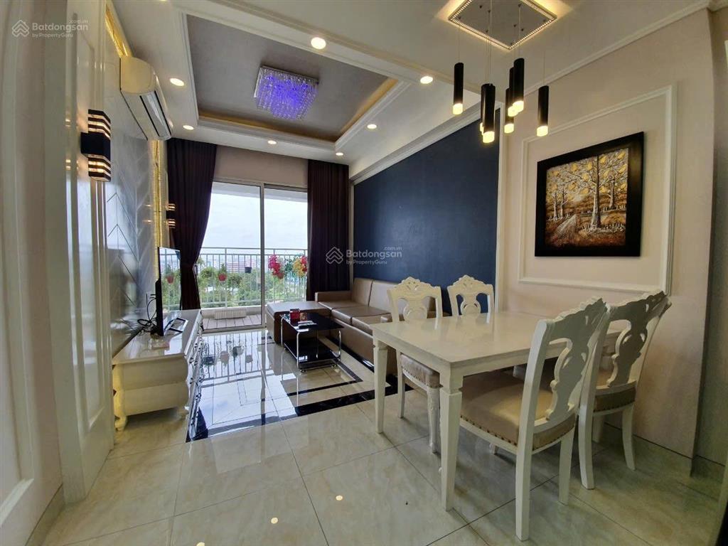 Cần bán căn 2pn/2wc tầng trung view thoáng, nội thất đầy đủ, giá 5.850 tỷ the botanica