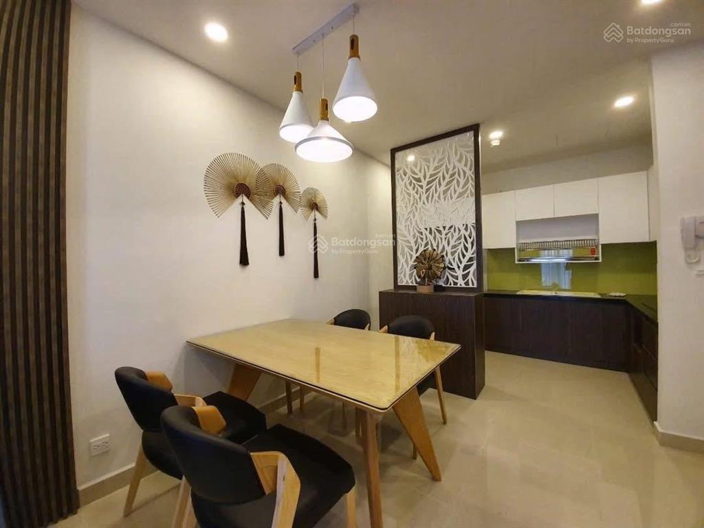 Bán căn 2pn/2wc nội thất đầy đủ, sẵn sổ hồng, sát cv gia địnhgarden gate