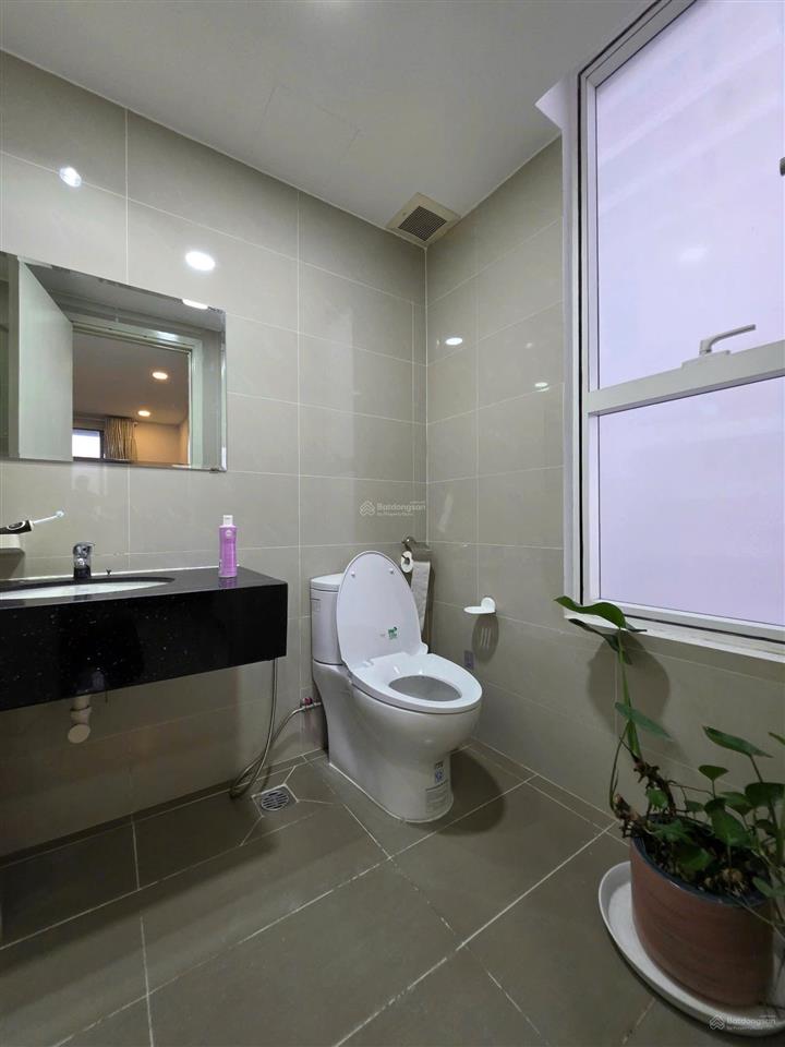 Căn góc ở ngay 2pn/2wc view đẹp thoáng, nhà sạch sẽ  orchard garden