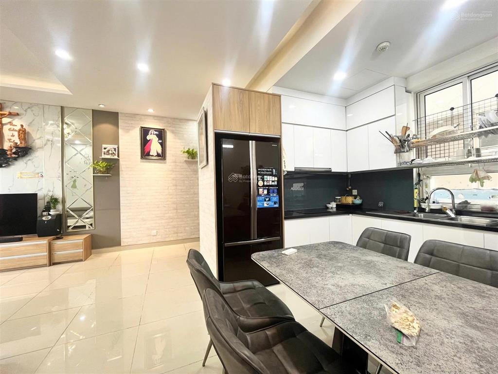 Cần bán căn góc 3pn/2wc 100m2 view thoáng giá chỉ 8.150 tỷ nhận nhà  golden mansion