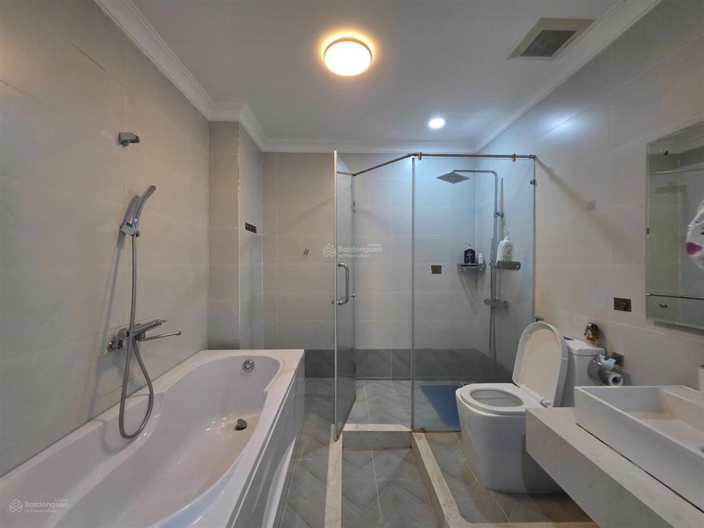 Cần bán 2pn+1, 2wc 85m2 (tim tường) view toàn cv gia định, tầng cao thoáng, nội thất đẹp. sổ hồng