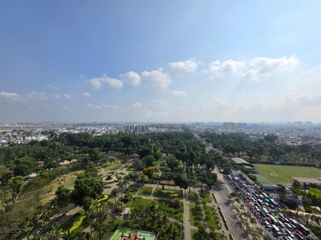Cần bán 2pn+1, 2wc 85m2 (tim tường) view toàn cv gia định, tầng cao thoáng, nội thất đẹp. sổ hồng