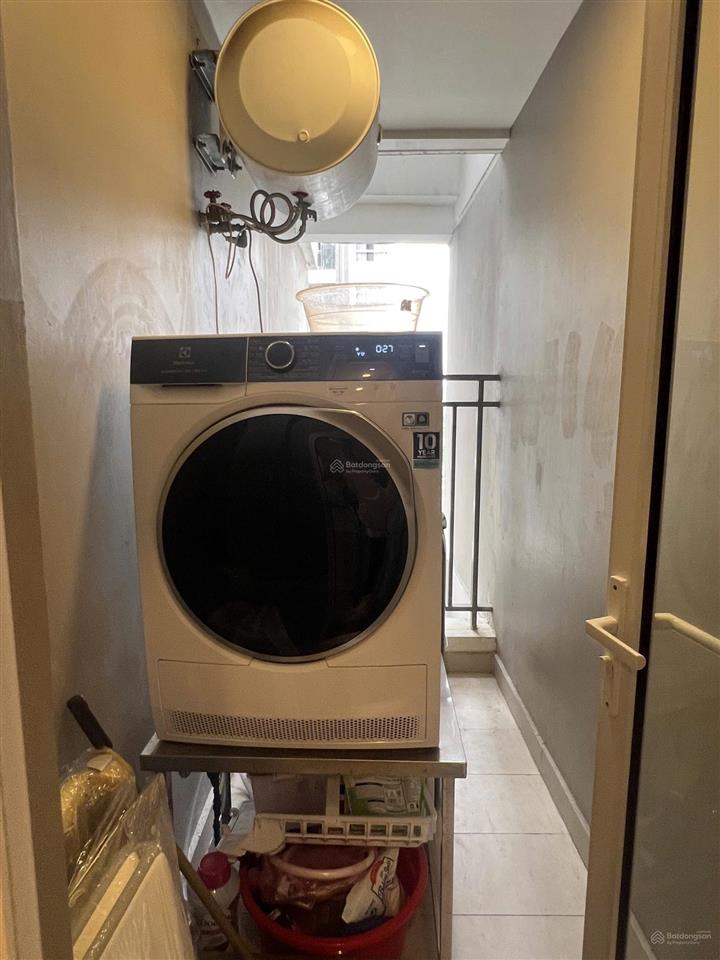 Bán căn 2pn/2wc đầy đủ nội thất y hình view thoáng, tầng trung tháp gm3 golden mansion