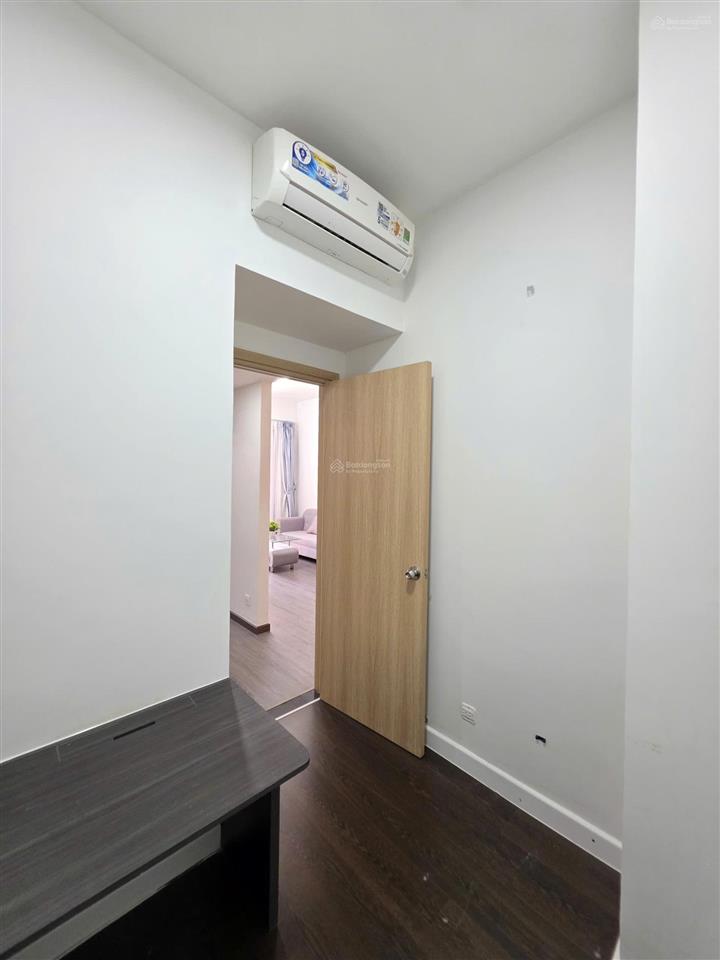Căn hộ cao cấp 2pn. 1wc đầy đủ nội thất, có ban công view thoáng golden mansion