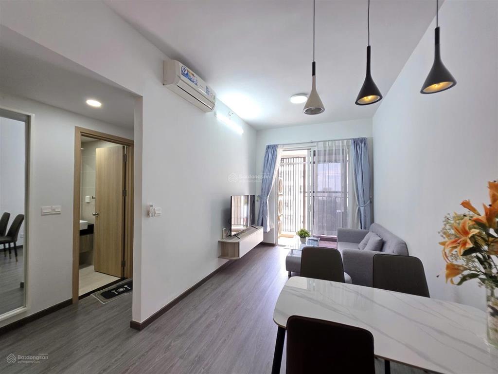 Căn hộ cao cấp 2pn. 1wc đầy đủ nội thất, có ban công view thoáng golden mansion