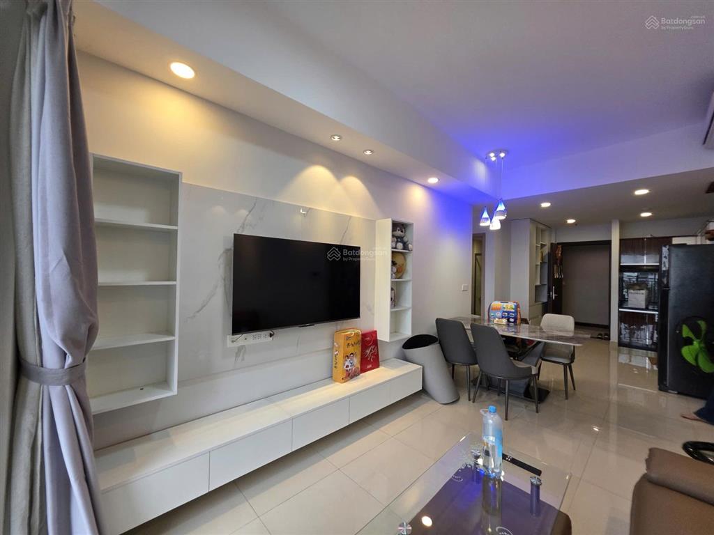 Cho thuê căn 2pn/2wc đầy đủ nội thất view thoáng sẵn slot ô tô  botanica premier