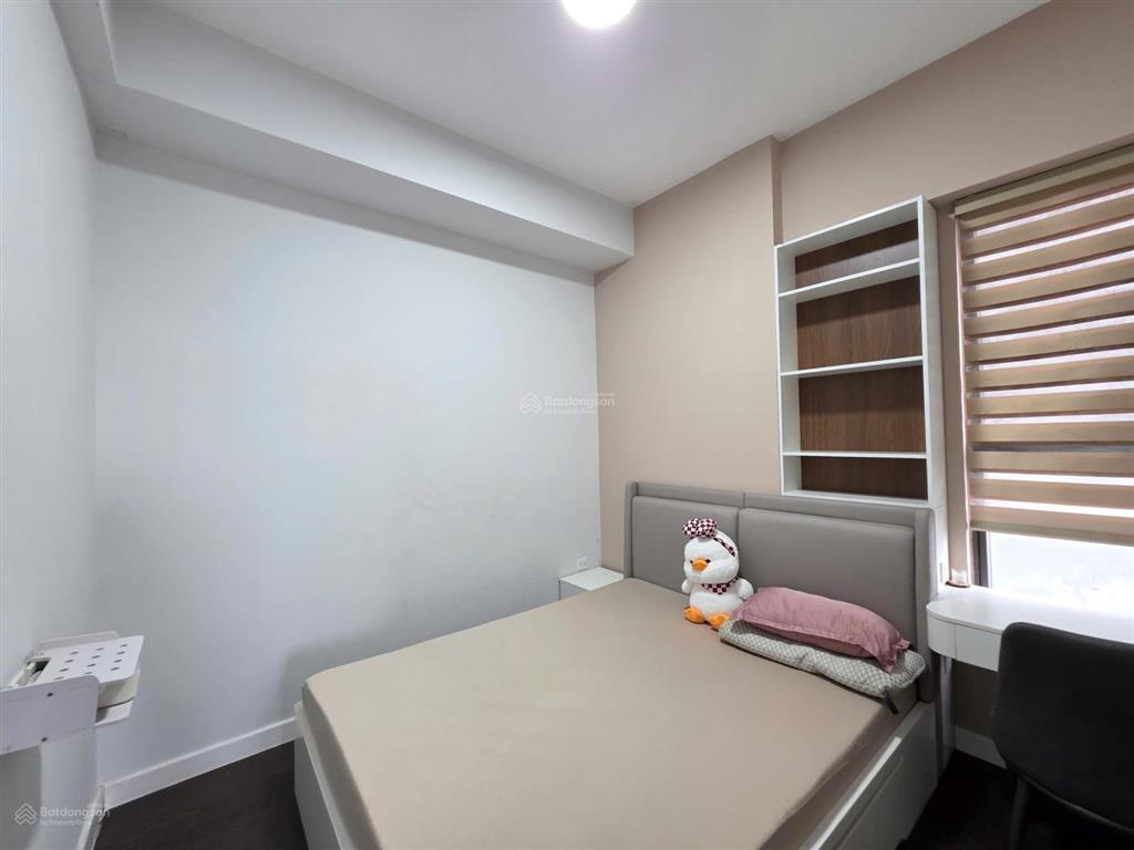 Cho thuê căn 2pn/2wc đầy đủ nội thất view thoáng sẵn slot ô tô  botanica premier