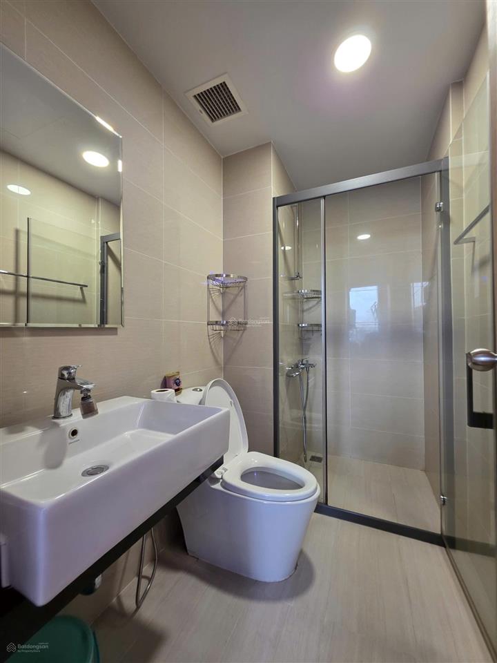 Cho thuê căn 2pn/2wc đầy đủ nội thất view thoáng sẵn slot ô tô  botanica premier
