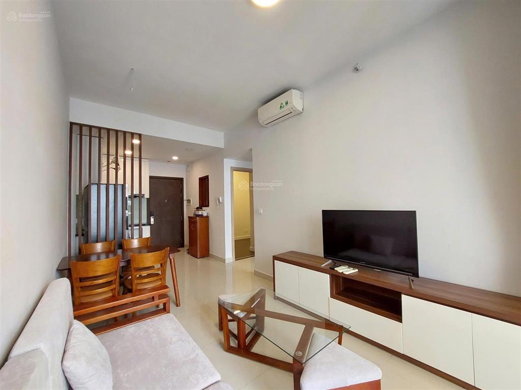 Cho thuê 1pn+1, có ban công view hồ bơi, tầng cao, đầy đủ nội thất ở ngay  golden mansion