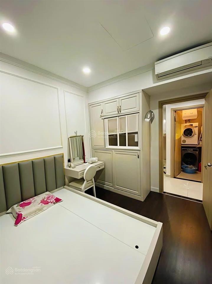 Cần bán căn 3pn/2wc 103m2 view đông thoáng, đầy đủ nội thất giá 8,5 tỷ toà golden mansion