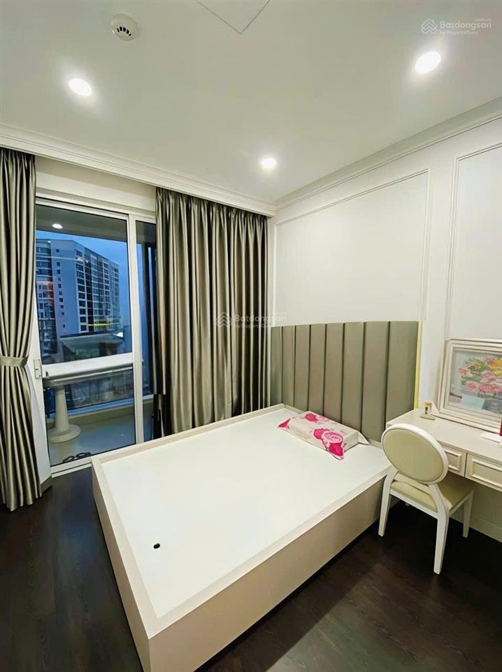 Cần bán căn 3pn/2wc 103m2 view đông thoáng, đầy đủ nội thất giá 8,5 tỷ toà golden mansion