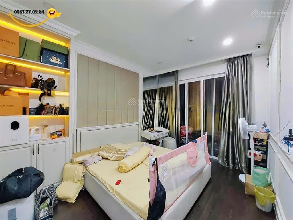 Cần bán căn 3pn/2wc 103m2 view đông thoáng, đầy đủ nội thất giá 8,5 tỷ toà golden mansion
