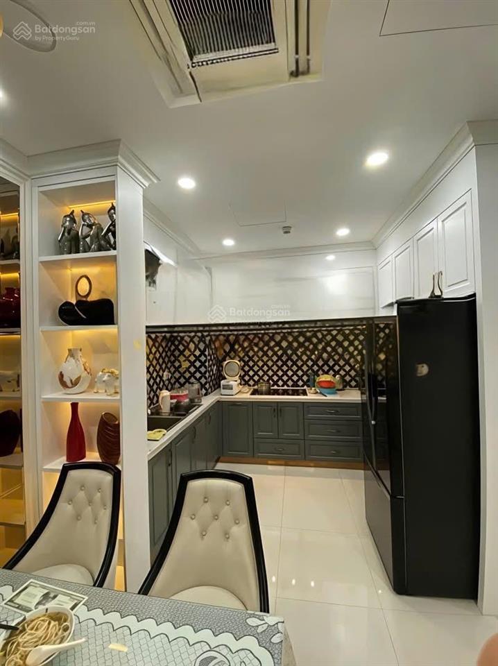 Cần bán căn 3pn/2wc 103m2 view đông thoáng, đầy đủ nội thất giá 8,5 tỷ toà golden mansion