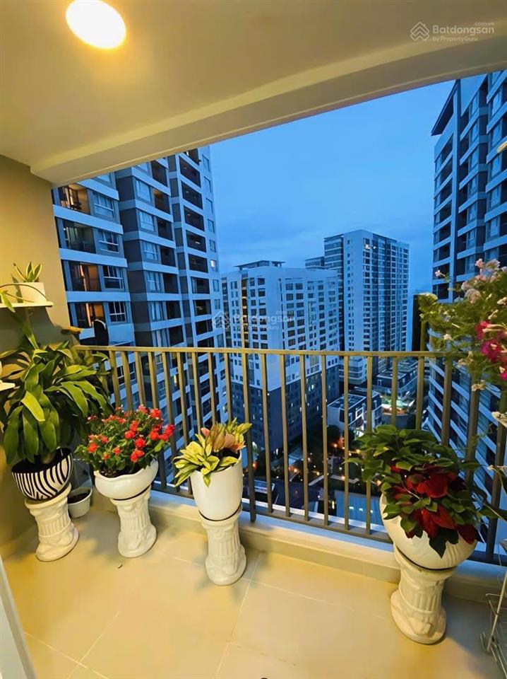 Cần bán căn 3pn/2wc 103m2 view đông thoáng, đầy đủ nội thất giá 8,5 tỷ toà golden mansion