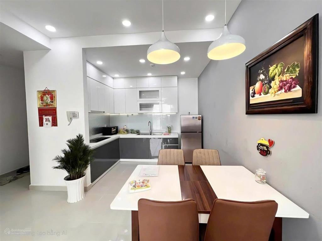 Hottt bán căn 2pn/2wc 75m2 tầng cao view thoáng full nội thất đẹp, chủ đang ở golden mansion 5.650