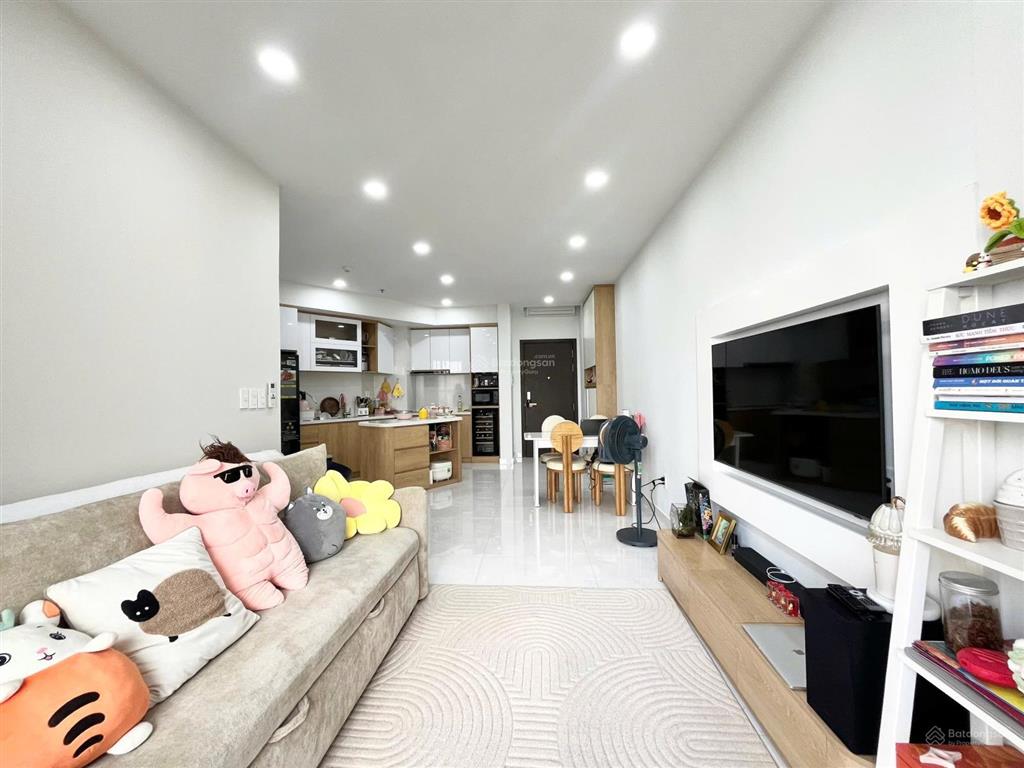 Bán căn sổ hồng 2pn view toàn cv gia định, nội thất mới 95% toà garden gate thương lượng