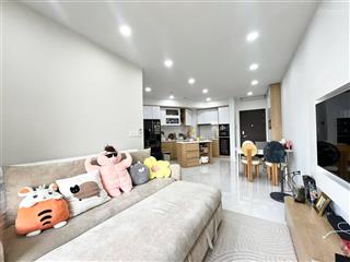 Bán căn sổ hồng 2pn view toàn cv gia định, nội thất mới 95% toà garden gate thương lượng