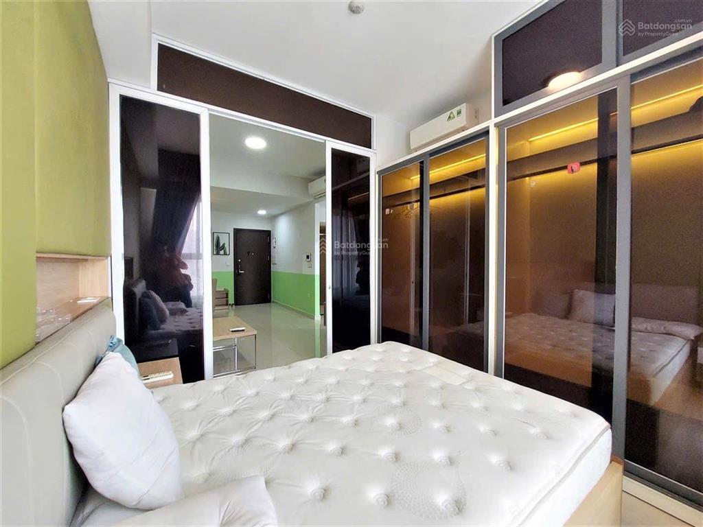 Bán căn 1pn riêng view sân bay tầng cao nội thất y hình nhà đẹp mới, giá còn thương lượng botanica