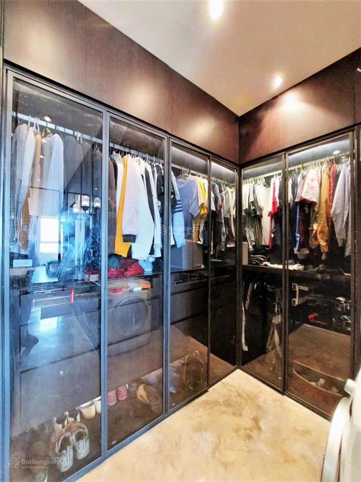 Bán căn view đông 2pn/1wc đầy đủ nội thất view thoáng tầng cao giá 4.7 tỷ bao phí